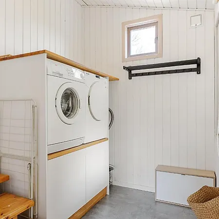 3 Bedroom Awesome In Glesborg