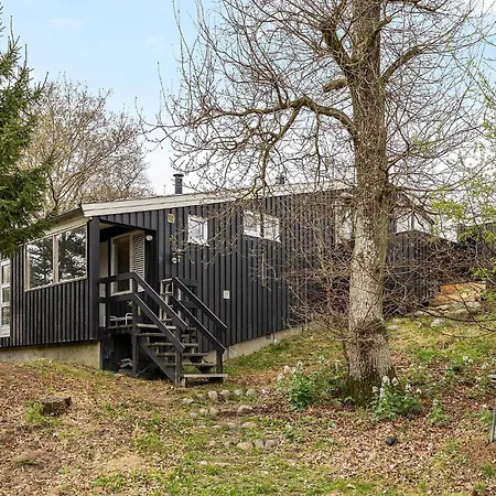 3 Bedroom Awesome In Glesborg