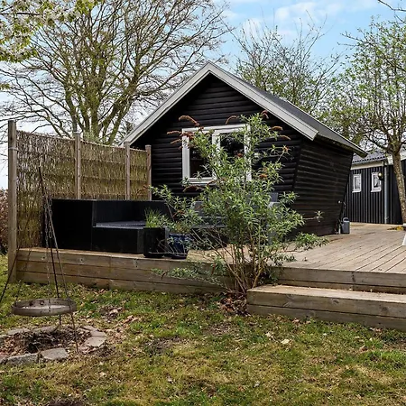 3 Bedroom Awesome In Glesborg